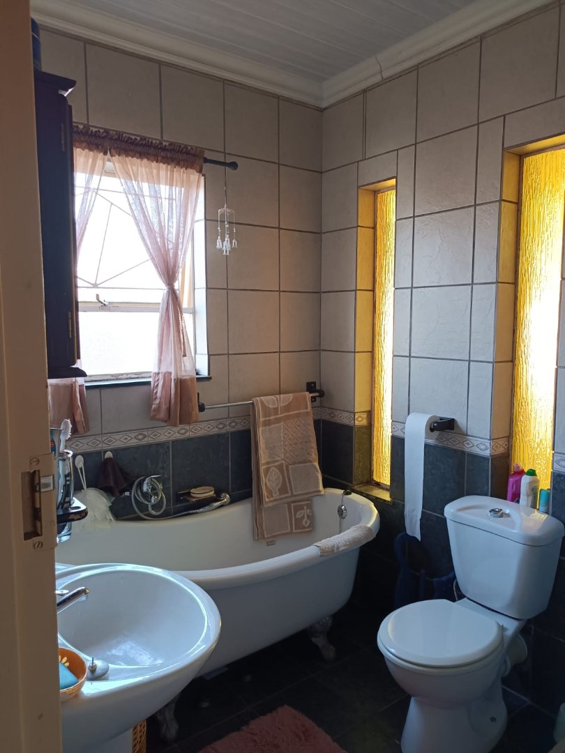 4 Bedroom Property for Sale in Fichardt Park Free State